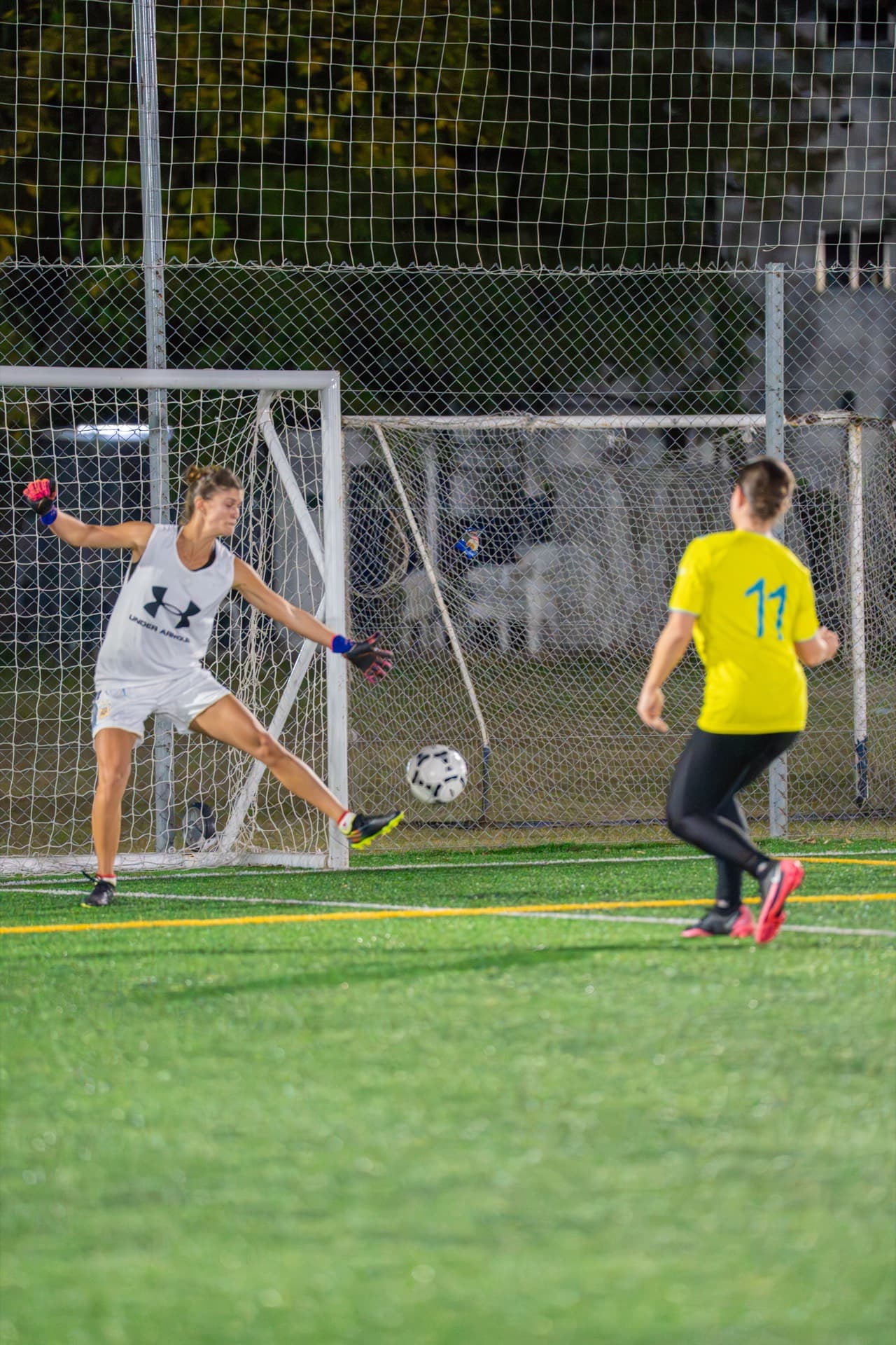 Atajada durante un partido de fútbol